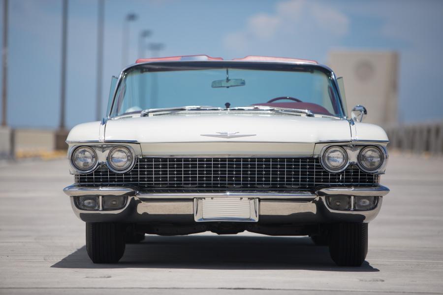  Cadillac Eldorado Biarritz Convertible 1960 года  (фото 17 из 49)